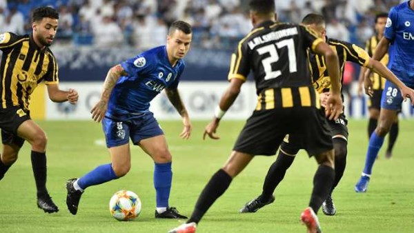 الليلة قمة تكسير العظام في الدوري السعودي.. الهلال يدافع عن الصدارة والاتحاد يخطط لانتزاعها وسط ترقب نيوم