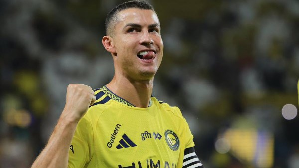 رونالدو يقترب من الألف التاريخي ويتجاوز السهلاوي.. ثلاثية النصر أمام الدرعية تُعزز رقمه القياسي العالمي