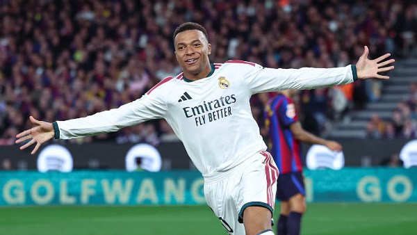 11 مباراة و14 هدفًا.. كيف حوّل مبابي برشلونة إلى أحد ضحاياه المفضلين؟