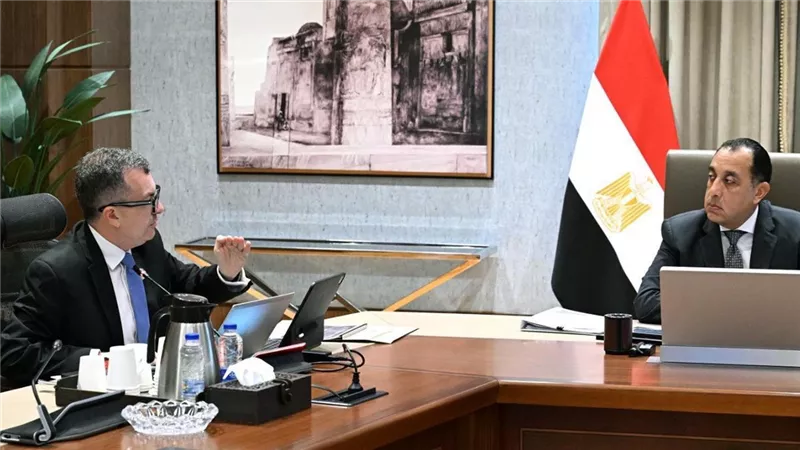 رئيس الوزراء يتابع مع وزير التخطيط والتنمية الاقتصادية أهم ملفات العمل