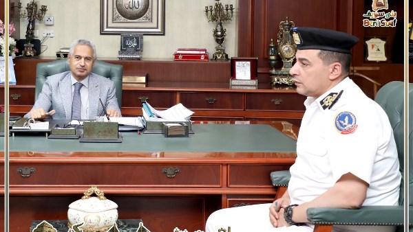 محافظ بني سويف يُناقش مع مدير المرور إجراءات تحسين منظومة النقل والمواصلات
