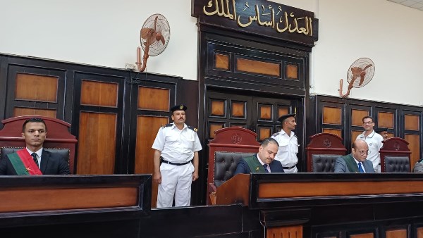 «بوجي» سقط في قبضة المكافحة.. السجن المشدد 6 سنوات لمبيض محارة بتهمة الاتجار في الشابو بأسيوط