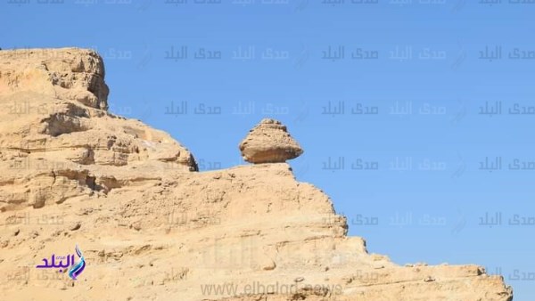 دبوس مصاغة بسوهاج.. صخرة تتحدى المنطق وتفتح أبواب الحكايات بين أساطير الذهب وشواهد التاريخ