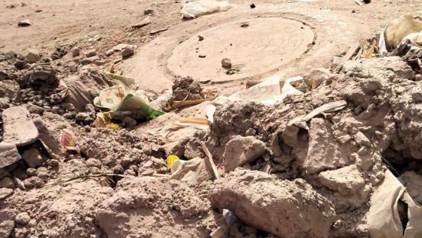 مخلفات الصرف في نص الشارع.. أهالي الحواويش يستغيثون بالمسؤولين في سوهاج