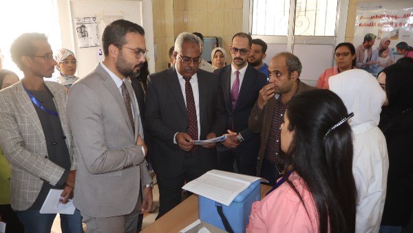 نائب محافظ سوهاج يتابع بدء فعاليات الحملة القومية للتطعيم ضد الحصبة والحصبة الألمانية