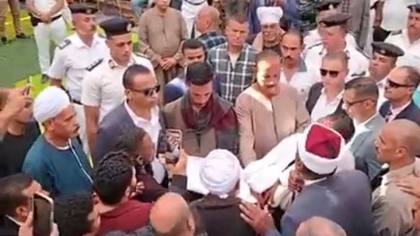بعد خصومة بين عائلتين.. الخزندارية بطهطا تشهد الصلح بين آل عبد النعيم وآل عبد العزيز