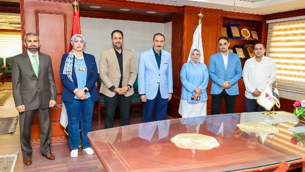 محافظ سوهاج يستقبل وفد التنمية المحلية والفاو لبحث فرص المشروعات الاقتصادية بالمراغة وطما