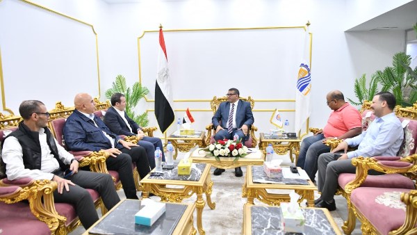 محافظ قنا: نعمل لتطوير منظومة الإسعاف ورفع كفاءة وحداتها القائمة