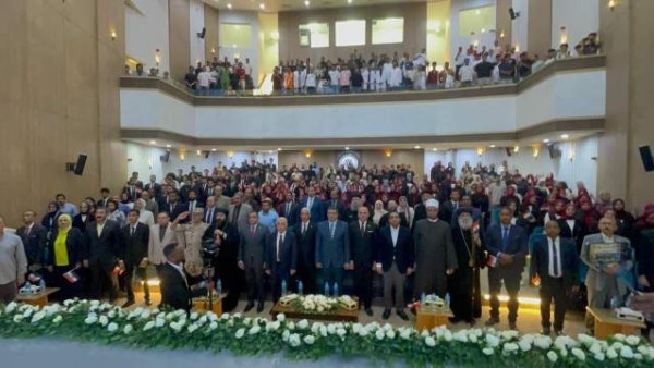 محافظ قنا: بناء وعي الشباب ركيزة أساسية لمواجهة تحديات الدولة المصرية