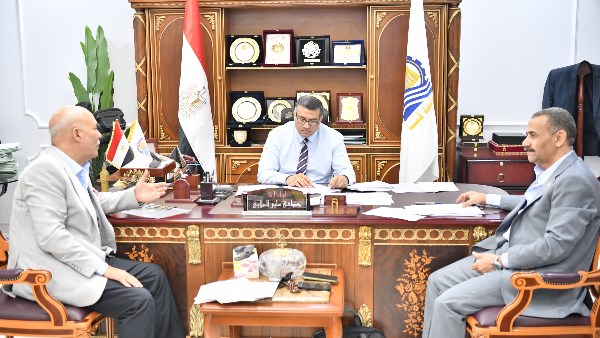 محافظ قنا يلتقي أعضاء مجلسي النواب والشيوخ لدعم جهود التنمية وخدمة المواطنين