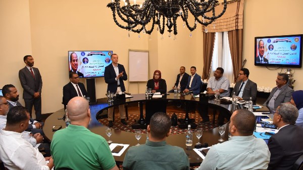 محافظ أسوان يفتتح ورشة عمل للتعريف بقانون العمل الجديد رقم 14 لسنة 2025