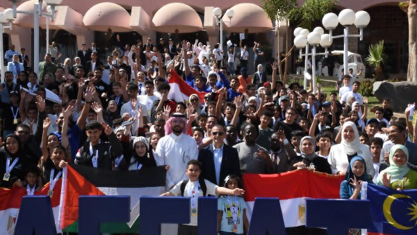 تكريم محافظ أسوان أثناء مشاركته فى فعاليات المنتدى الأفروآسيوى للإبداع والتكنولوجيا فى نسخته السابعة