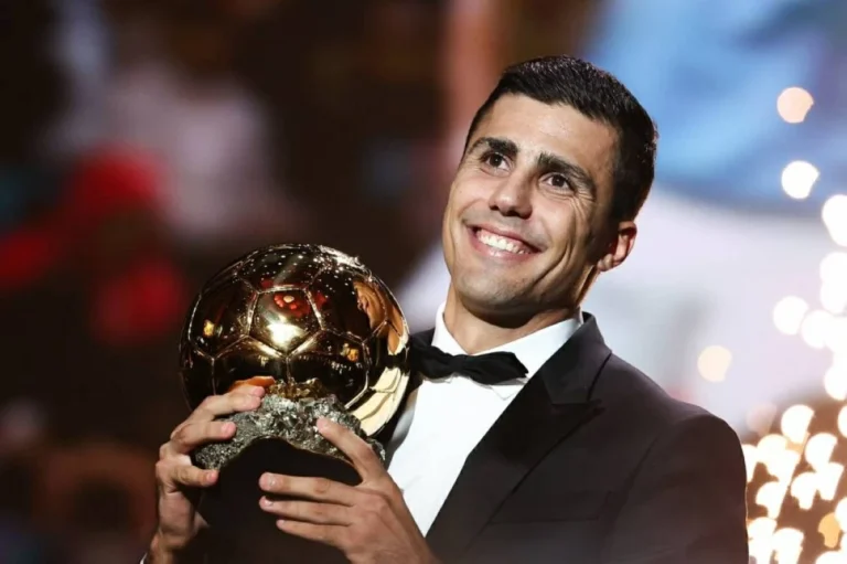 ريال مدريد ينهي مقاطعة الكرة الذهبية.. مبابي ضمن الحاضرين في لندن