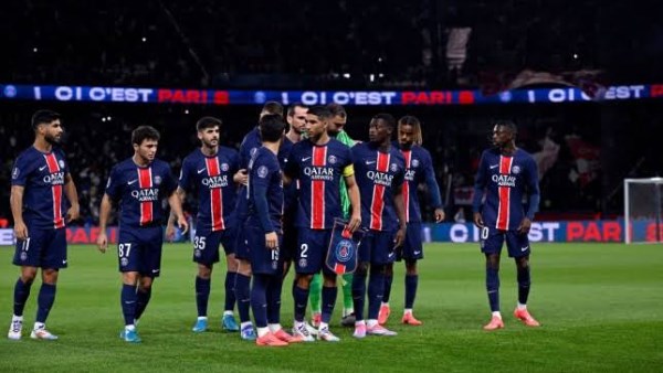 برشلونة يتلقى خسارته الأولى هذا الموسم بسقوطه أمام باريس سان جيرمان برباعية في دوري أبطال أوروبا