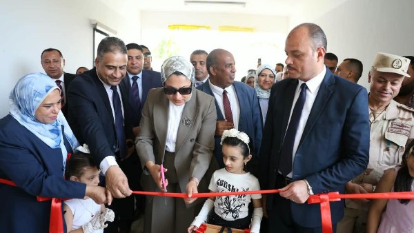 بتكلفة 16.7 مليون جنيه.. محافظ الوادي الجديد تفتتح مدرسة السلام الإعدادية بـ«الخارجة»