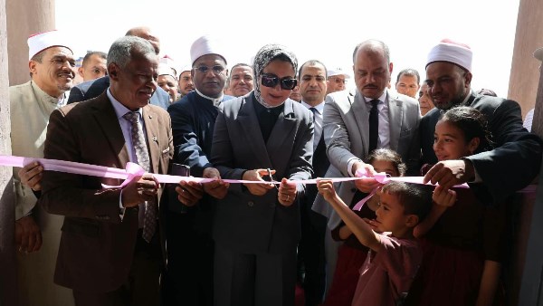 موجز أخبار الوادي الجديد| مبادرتين لخفض أسعار السلع الغذائية وافتتاح عدد من المشروعات بمركز بلاط