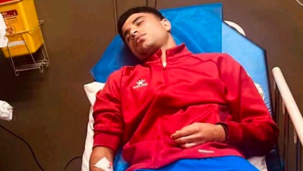 بعد تعرضه لكسر في الساق.. محمد عواد يعلن عن زيارة أحمد خالد لاعب بترول أسيوط