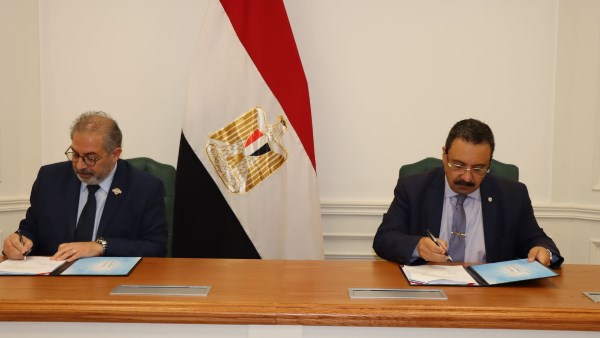 جامعة الإسكندرية تتعاون مع التأمين الصحي لتقديم الخدمة بـ«سموحة الجامعي»