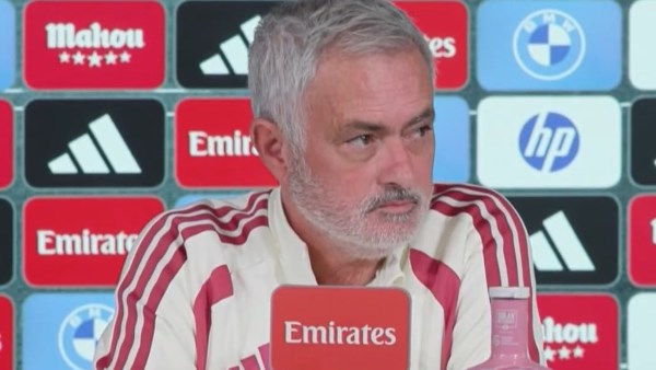 مورينيو يرد على الجدل بشأن مركز فالفيردي: المدربون هم من يتخذون القرارات
