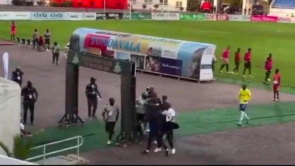 فوضى واشتباكات وسخرية على الهواء.. أحداث مثيرة للجدل في دوري أبطال أفريقيا