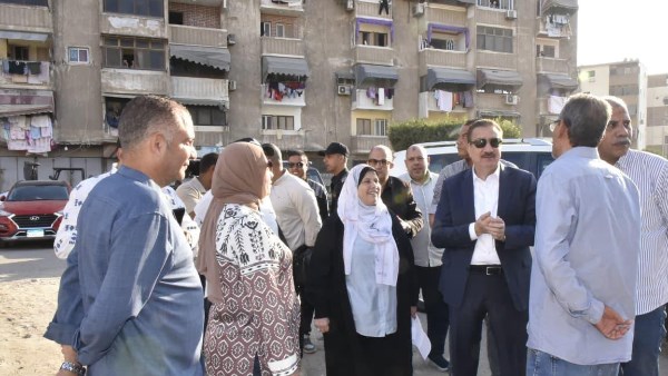 محافظ بورسعيد يتابع أعمال تطوير 3 مناطق سكنية بحي الزهور
