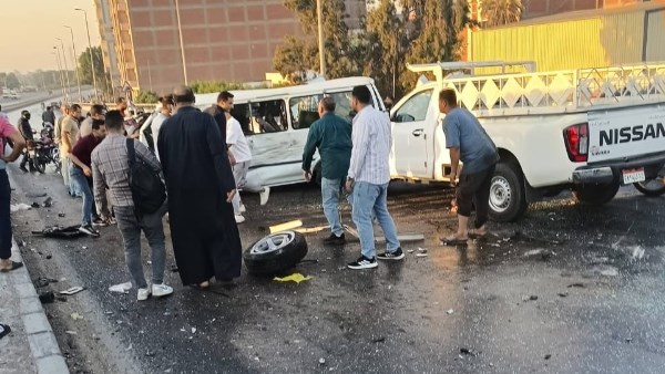 إعادة الحركة المرورية بطريق القاهرة – الإسكندرية الزراعي بعد حادث تصادم أعلى كوبري قها