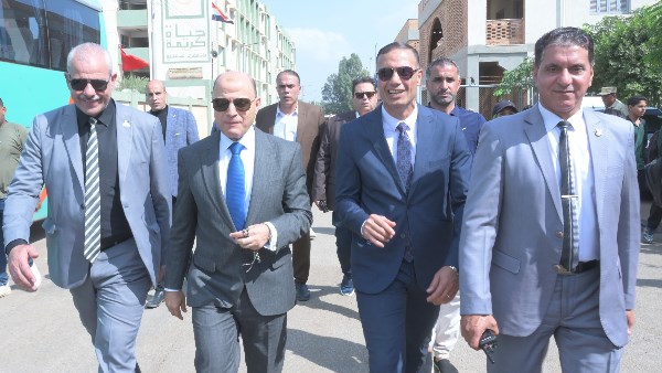 مبادرة «بوعينا بنطور بلدنا».. محافظ الغربية يصطحب المشاركين في جولة استثنائية بمشروعات «حياة كريمة» بقرية نهطاي