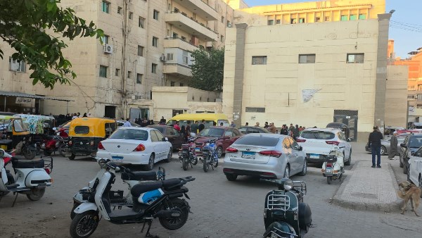حزن بين أهالي المحلة خلال تشييع جثماني ضحايا حادث المنزل المنهار ..صور