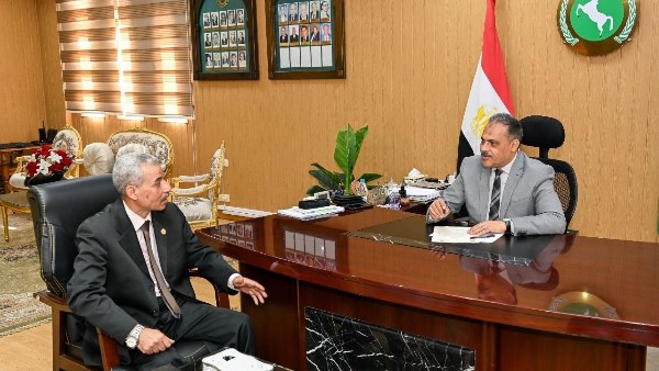 محافظ الشرقية يبحث الاستعدادات لتنفيذ التعداد العام للسكان والإسكان 2028