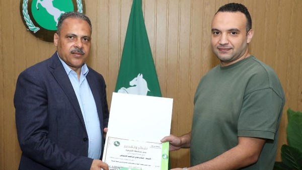محافظ الشرقية يكرم مطوري التطبيق الرسمي للمحافظة لتعزيز التحول الرقمي