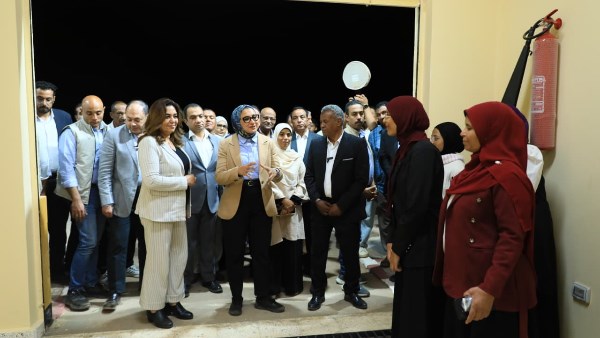 من الخياطة إلى صيانة السيارات.. منال عوض تفتتح مجمع الصناعات الحرفية بالوادي الجديد.. 10 وحدات لدعم الإنتاج