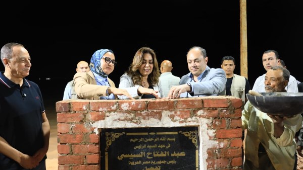 ضمن خطة لإقامة مجمعين للصناعات الغذائية.. تفاصيل وضع حجر الأساس لمجمع التمور والثلاجات بالمجمع الصناعى بالدخلة بمحافظة الوادي الجديد