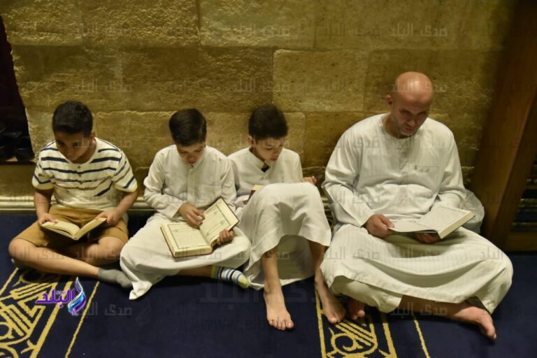 قراءة سورة الكهف يوم الجمعة.. اعرف وقتها وحكم الاجتماع لها