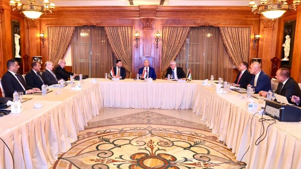 وزير النقل: مشروعات الجسر العربي تتكامل مع خطة تحويل مصر إلى مركز إقليمي للنقل واللوجستيات