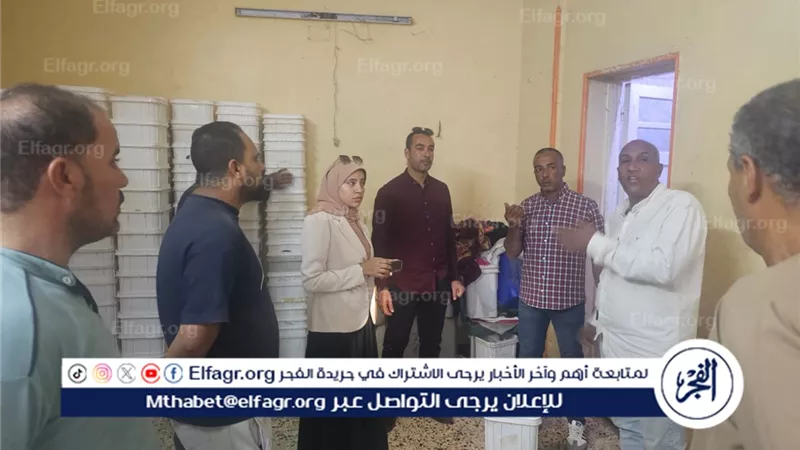محافظ أسيوط: تسوية طرق قرى مركز الفتح وضبط مصنع لتعبئة المواد الغذائية بمنفلوط