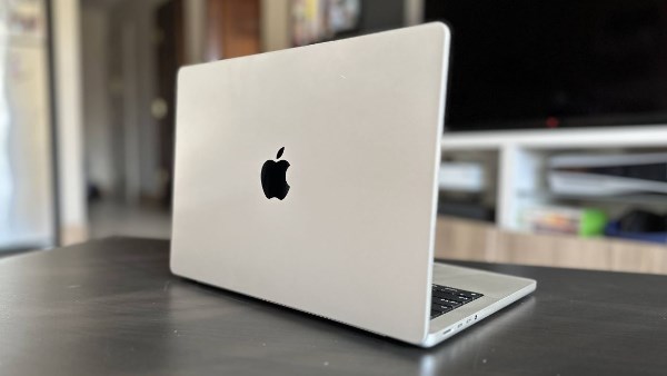 طريقة حجز iMac وMacBook Pro الجديدين من آبل.. الأسعار وموعد التوفر
