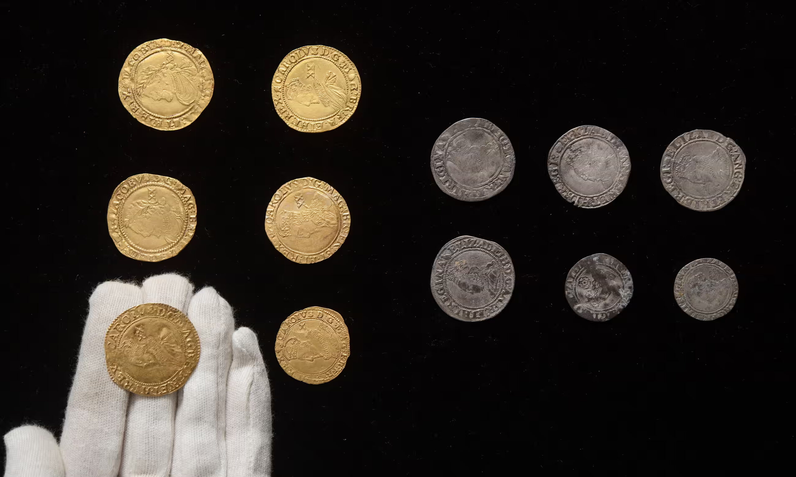 Dorset Couple Unearths 17th-Century Treasure Hoard During Kitchen Renovation