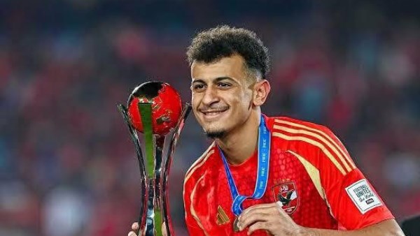 عمر الساعي كلمة السر.. مفاجأة محتملة من عموتة في قمة الأهلي والزمالك