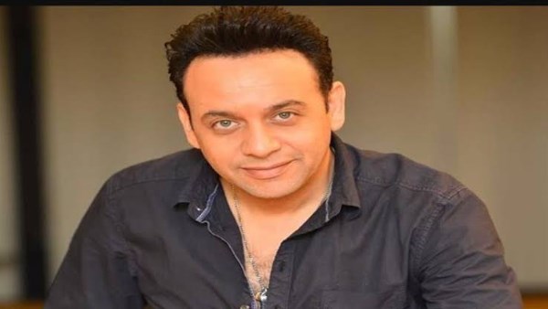 أطيب قلب.. مصطفى قمر ينعى زوج شقيقته