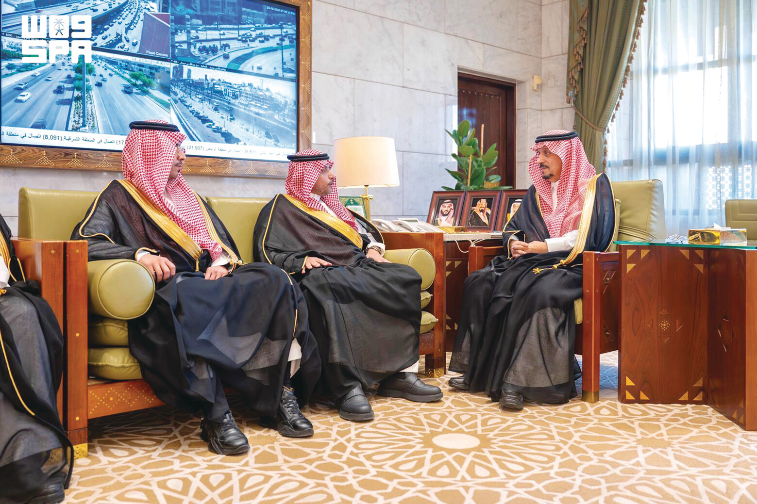 استعراض أعمال «التجارة» أمام أمير الرياض