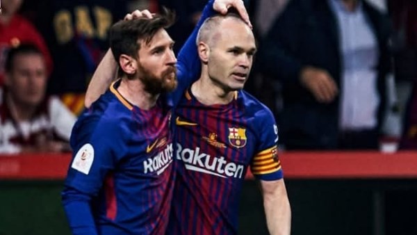 لاعب فريد من نوعه.. إنييستا عن ميسي: اللعب بجواره كان متعة كبيرة