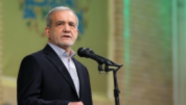 بزشيكان : إيران لا يمكن إخضاعها للعقوبات ولانسعى لإمتلاك السلاح النووي