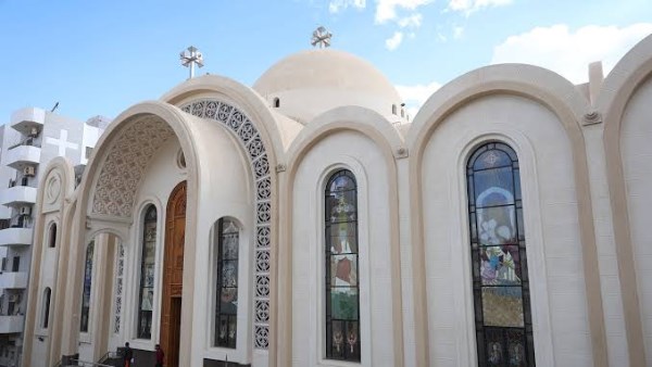 كنيسة بالمنيا توجه المقبلين على الزواج بإلغاء الحنة
