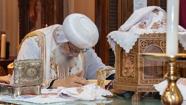 الأنبا أرساني يرسم 13 شماسًا جديدًا بكاتدرائية السيدة العذراء بأمستردام