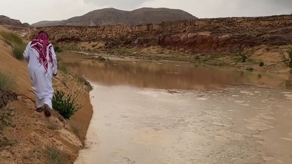 جنوب سيناء تستنفر أجهزتها لمواجهة السيول.. 3 سيول تضرب سانت كاترين ونويبع دون خسائر
