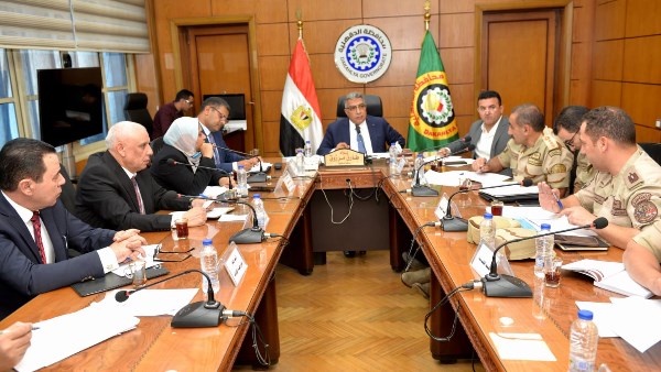 محافظ الدقهلية يتابع إجراءات تسليم الأراضي اللازمة لإقامة مشروعات المرحلة الثانية من “حياة كريمة”