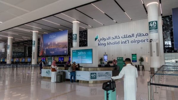 السعودية تعلن التفاصيل الكاملة لضحايا الاعتداء على مطار الملك خالد الدولي .. تفاصيل صادمة