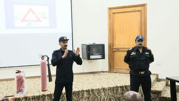 تدريب موظفي محافظة البحر الأحمر على الإطفاء والإنقاذ ومواجهة الطوارئ