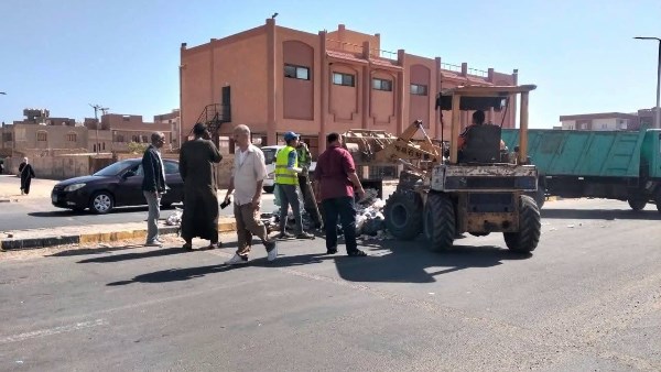 حملات نظافة مكثفة في رأس غارب.. رفع المخلفات وتمهيد الطرق لتحسين المظهر الحضاري
