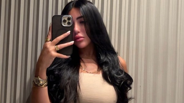 سارة سلامة تخطف الأنظار في أحدث ظهور بلوك جديد